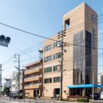 勤務時間の15％を研修に充て、働きがい創出<br>イベントで交流を活性化、若手採用に効果